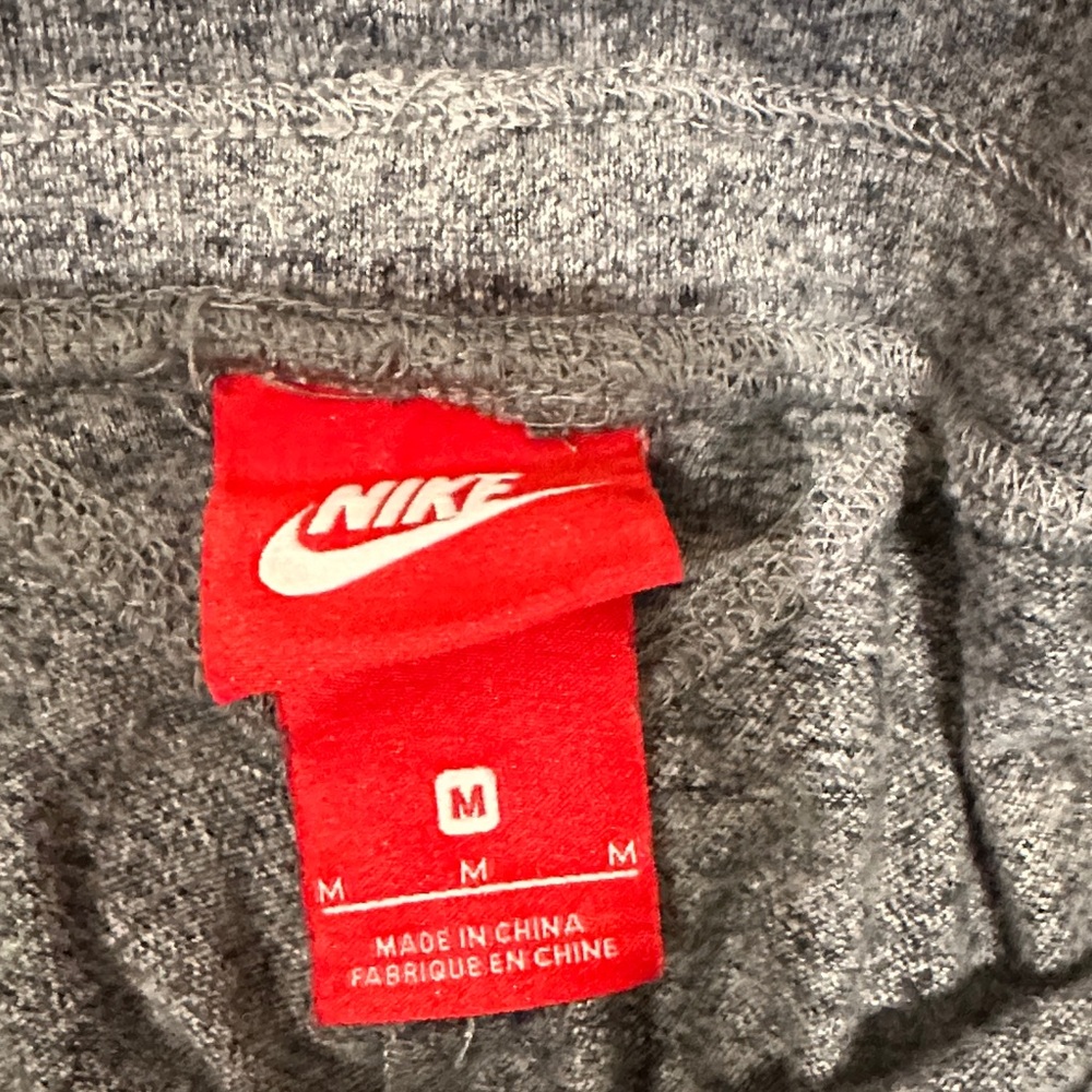 Nike Women's Dark Gray Cropped Joggers with Logo Italy - Picture 2 of 9